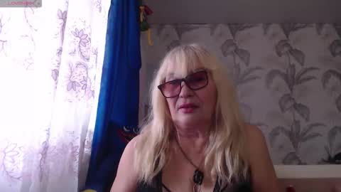 CamDiva1 online show from November 21, 2025, 7:29 am