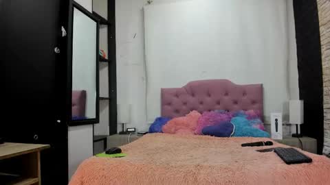 cameron_april online show from November 25, 2025, 11:54 am