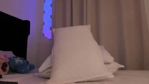 Cameron online show from November 14, 2025, 2:10 am