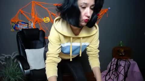 Cameronenns online show from November 1, 2025, 7:32 am