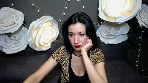 Cameronenns online show from November 14, 2025, 2:05 pm