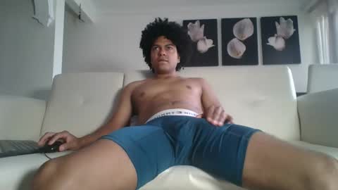 Stiven online show from December 1, 2025, 3:28 pm