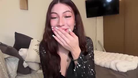 Camila online show from November 17, 2025, 12:16 am