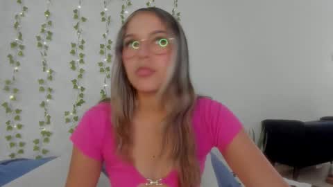 Snapshot of cami_hunter chatting on January 13, 2026, 7:19 pm online show from January 13, 2026, 7:19 pm