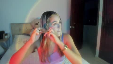 Snapshot of cami_hunter chatting on February 4, 2026, 11:20 pm online show from February 4, 2026, 11:20 pm