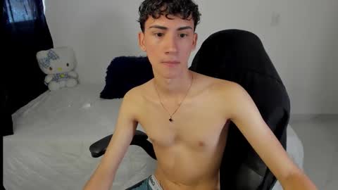 Snapshot of camiboy666 chatting on November 19, 2025, 6:19 pm Camilo online show from November 19, 2025, 6:19 pm