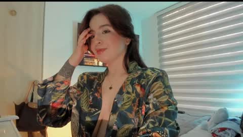 camila   online show from January 28, 2025, 11:17 am