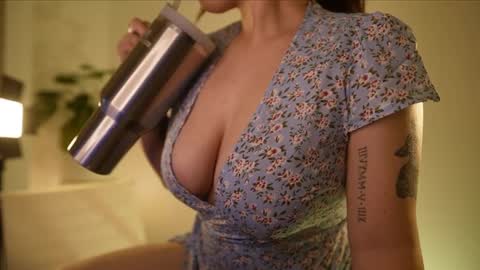 camila   online show from September 25, 2025, 5:27 pm