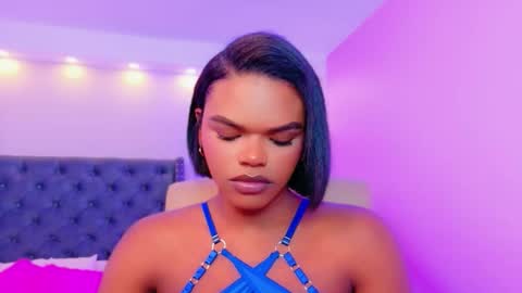 camiestrada online show from September 12, 2025, 2:11 am