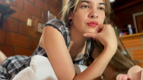 camii19y online show from September 11, 2025, 10:10 pm