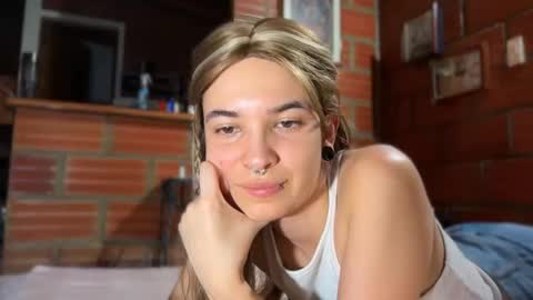 camii19y online show from September 15, 2025, 11:16 pm