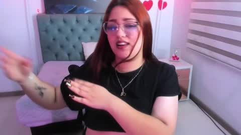 Camila Osorio online show from February 25, 2025, 6:47 am