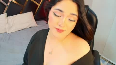 Camila Osorio online show from April 16, 2026, 8:09 pm