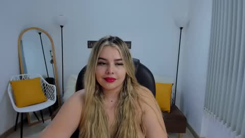 Camila online show from March 5, 2025, 6:54 am