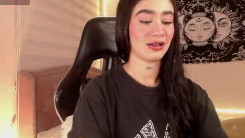 camila online show from April 20, 2026, 7:04 pm