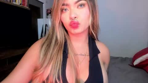 camijhonss online show from November 15, 2025, 3:37 am