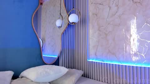 Cami online show from November 11, 2025, 11:43 am