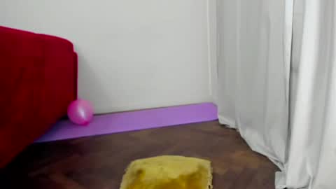 Cami online show from December 10, 2024, 4:56 am