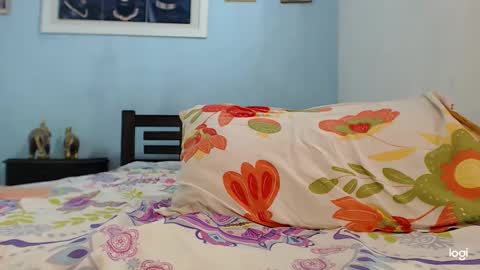 Instagram camila blande1 online show from January 31, 2025, 7:40 pm