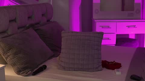 Camila buitrago online show from December 16, 2024, 4:45 am