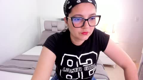 Camila buitrago online show from April 21, 2026, 12:01 am