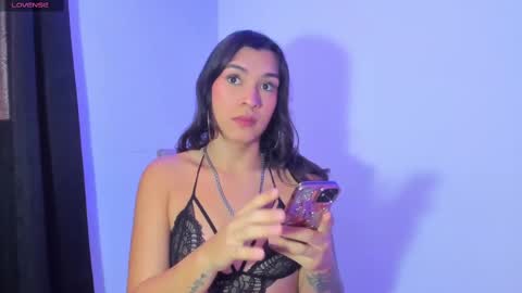  s online show from March 9, 2025, 3:27 pm