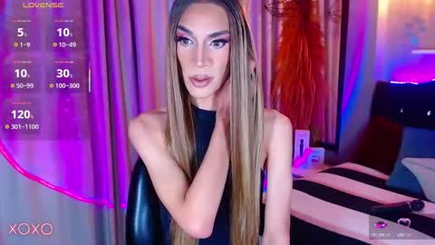 Camila online show from November 23, 2025, 7:24 pm