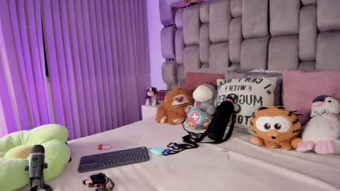 Camila online show from January 28, 2025, 2:43 am