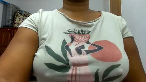 Camila online show from September 25, 2025, 10:41 am