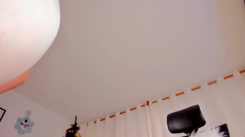 CamilaMendez--- online show from December 24, 2024, 9:44 pm