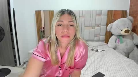 Snapshot of camilabliss chatting on March 9, 2026, 3:54 am Camila online show from March 9, 2026, 3:54 am
