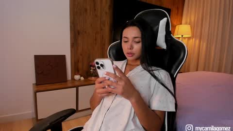 Camila online show from October 16, 2025, 2:12 am