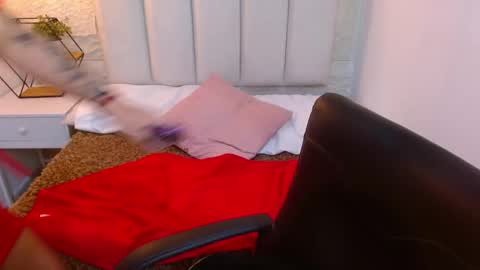 Snapshot of camilah_tk chatting on April 23, 2026, 12:29 pm Cami online show from April 23, 2026, 12:29 pm