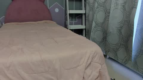 Camila  online show from January 19, 2025, 12:39 pm