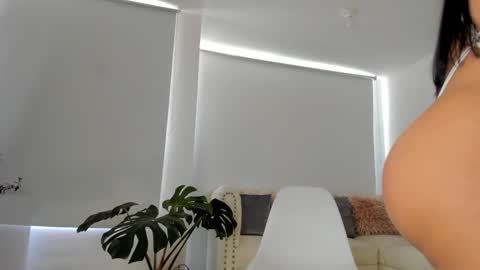 camila manzur online show from January 25, 2025, 3:20 pm