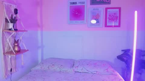 Camila  online show from September 17, 2025, 11:45 am