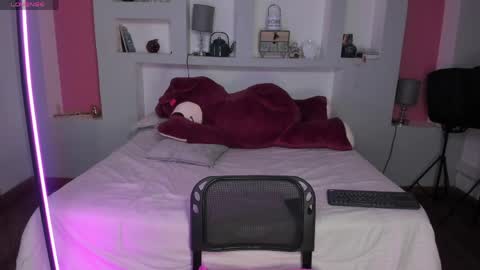 Camila  online show from April 16, 2026, 12:28 pm