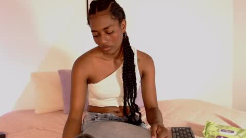 Snapshot of camilarobinson chatting on May 16, 2026, 9:13 pm Camila Robinson online show from May 16, 2026, 9:13 pm