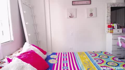 X IGcamiryan01 online show from January 9, 2025, 5:43 pm