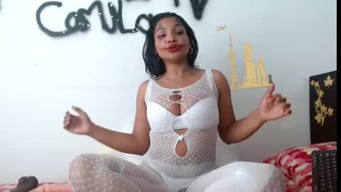 Camila online show from October 15, 2025, 6:52 pm