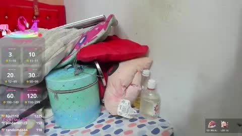 Lauren camile online show from December 17, 2025, 5:57 am