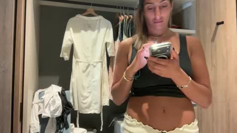 camiliakxoxo online show from March 29, 2026, 2:50 pm