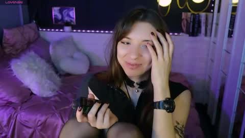 Camilla online show from April 17, 2026, 6:27 am