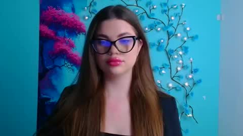 Camilla online show from November 29, 2025, 7:11 am