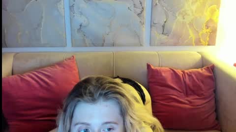 camilladreamer online show from April 19, 2026, 4:28 pm