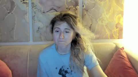 Snapshot of camilladreamer chatting on May 9, 2026, 10:48 pm camilladreamer online show from May 9, 2026, 10:48 pm