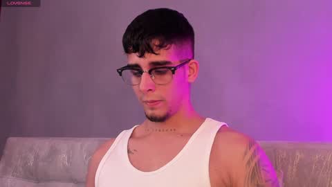   INDEPENDENT MODEL online show from January 8, 2025, 4:55 am