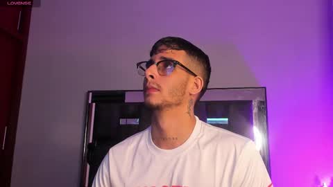   INDEPENDENT MODEL online show from March 7, 2025, 5:08 am