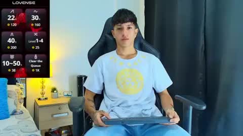 Snapshot of camilobass_ chatting on June 14, 2026, 1:36 am Camilo Bass online show from June 14, 2026, 1:36 am