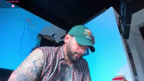 Snapshot of camilomayer chatting on September 18, 2025, 4:53 pm Camilo online show from September 18, 2025, 4:53 pm